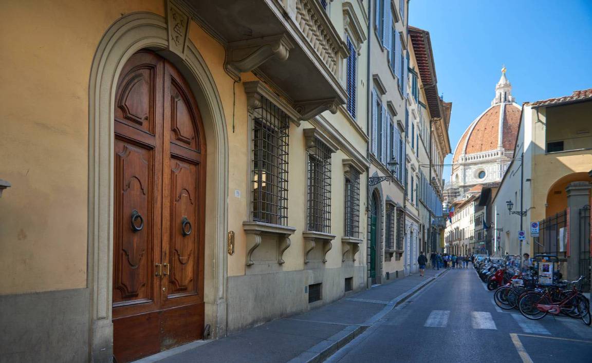 Sant' Ambrogio Apartment | 100 m² Apartment ∙ 3 bedrooms ∙ 6 guests