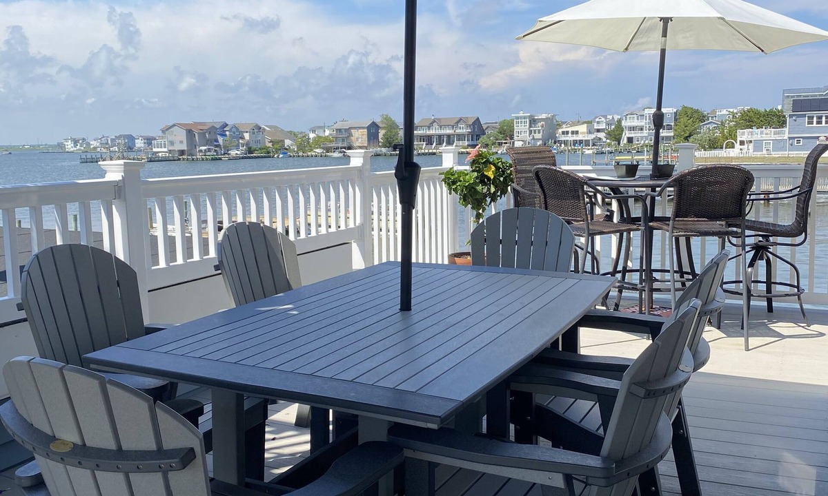 Ship Bottom Condo | 1000 Dollars Off for 2 week booking 6/27 to 7/11! OR 500 OFF either week