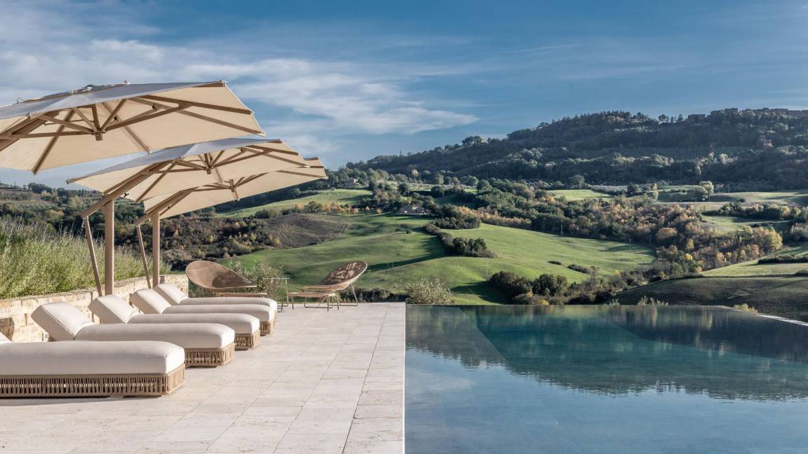 Radicondoli Villa | 1000 m² Villa ∙ 10 bedrooms ∙ 22 guests