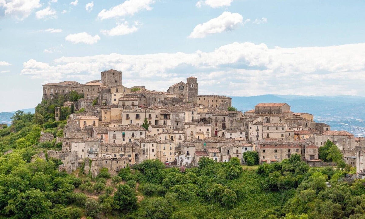 Altomonte Villa | 11th century Italian villa located in the classical Calabrian town of Altomonte.