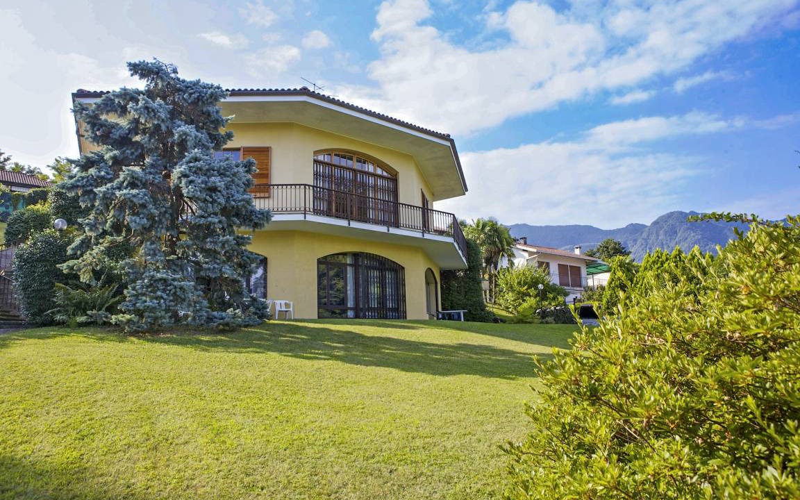 Porto Valtravaglia Apartment | 130 m² Apartment ∙ 2 bedrooms ∙ 10 guests