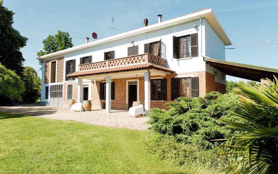 San Damiano dʼAsti Other | 140 m² Accommodation ∙ 4 bedrooms ∙ 9 guests