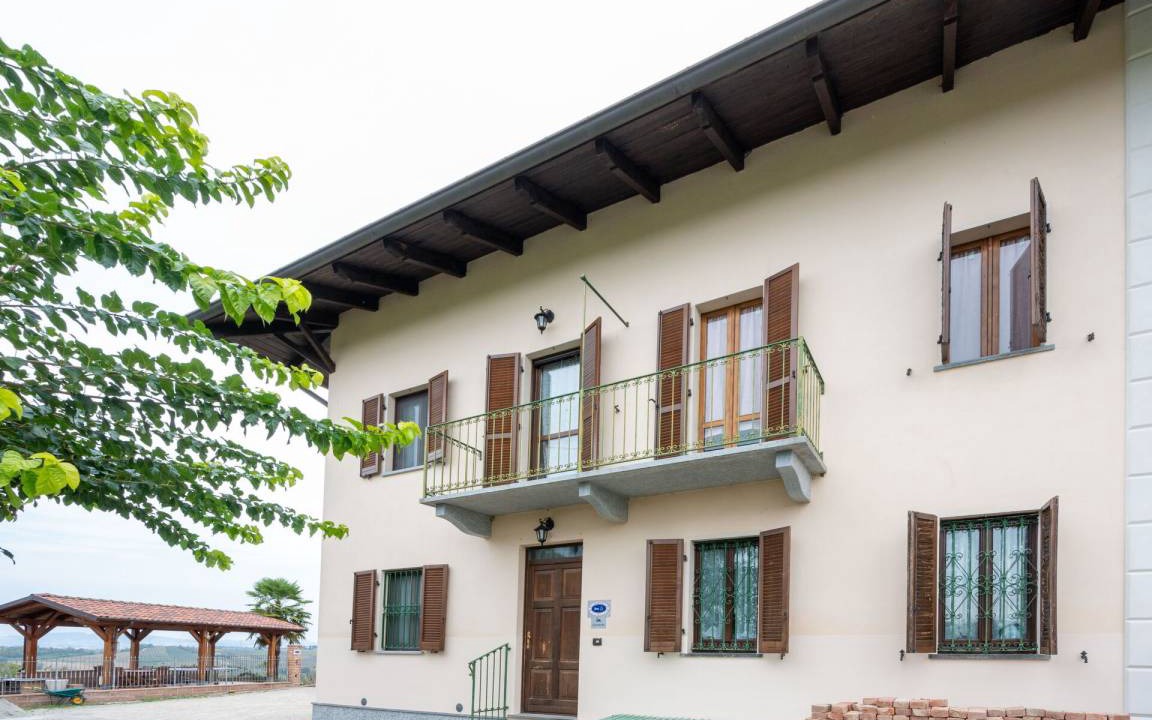 Portacomaro Other | 150 m² Accommodation ∙ 3 bedrooms ∙ 10 guests