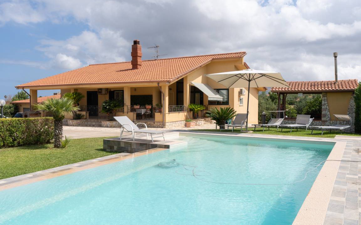 Partinico Villa | 150 m² Villa ∙ 3 bedrooms ∙ 7 guests