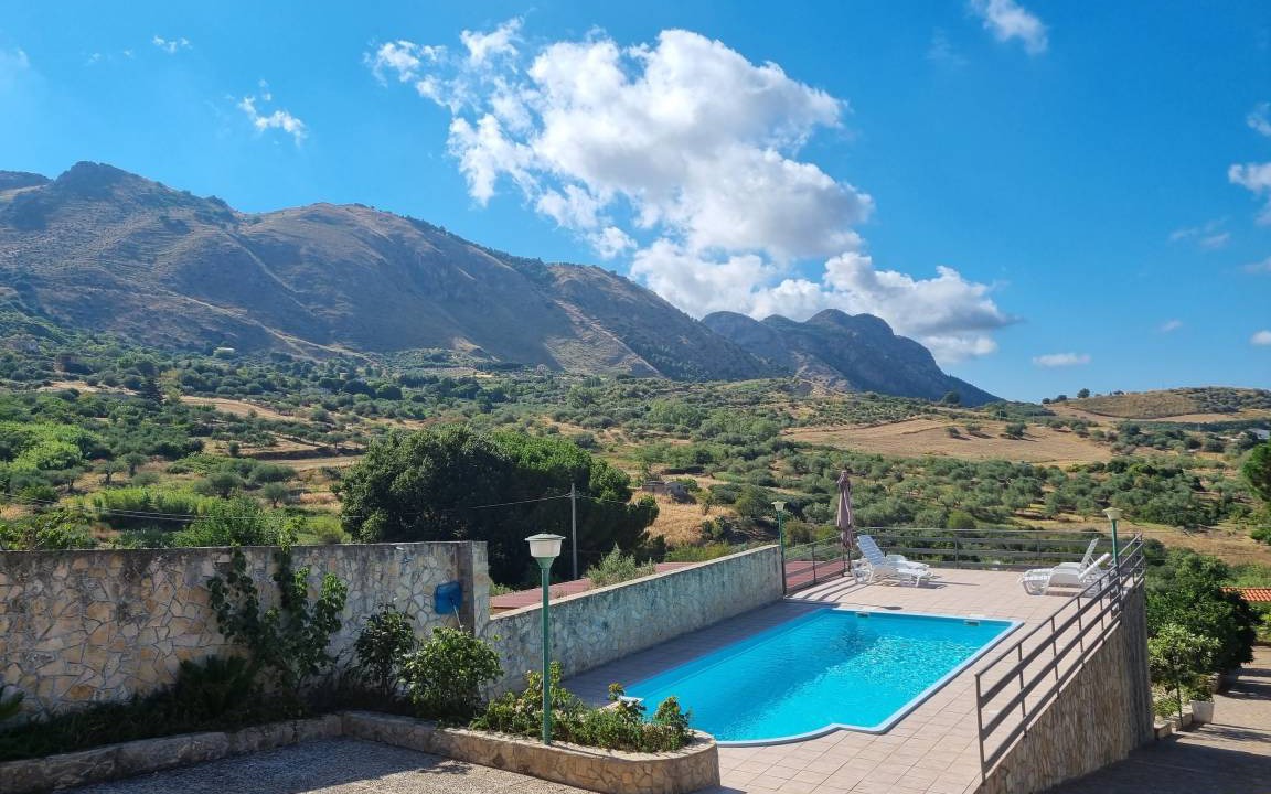 Caccamo Villa | 150 m² Villa ∙ 3 bedrooms ∙ 7 guests