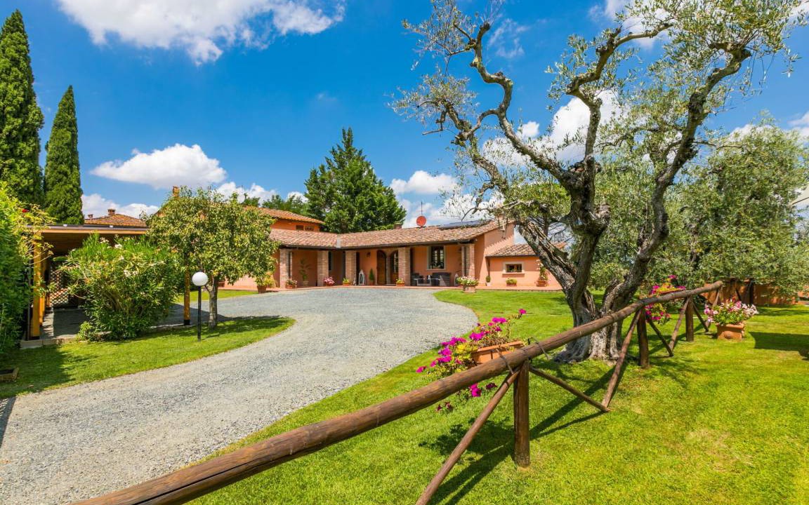 San Miniato Villa | 160 m² Villa ∙ 4 bedrooms ∙ 8 guests