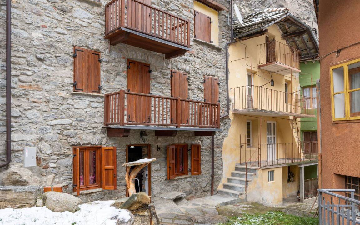 Noasca Other | 180 m² Accommodation ∙ 6 bedrooms ∙ 12 guests