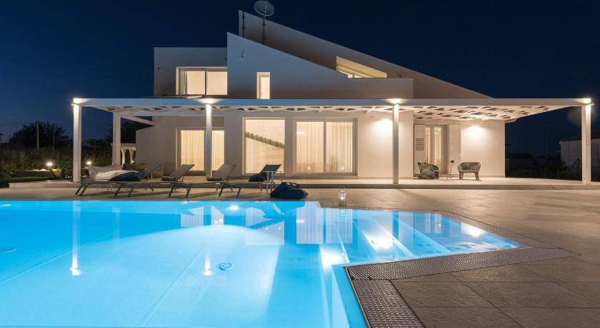Modica Villa | 180 m² Villa ∙ 4 bedrooms ∙ 8 guests