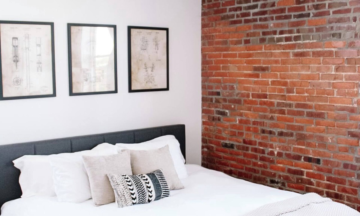 Williamsburg Apartment | 1890 Lofts - Mayberry : Family Friendly King Beds Near I‑80 Walkable
