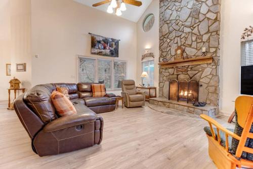 Whittier House | 2 Bed 2 Bath Vacation home in Whittier I