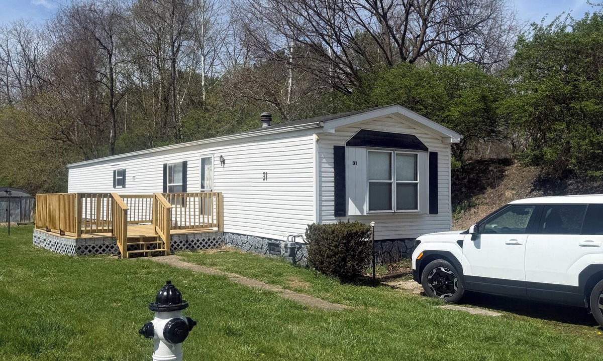 Athens House | 2 Bedroom, 2 Bath, Mobile Home, Great Location in Athens, Steps To Bike Path