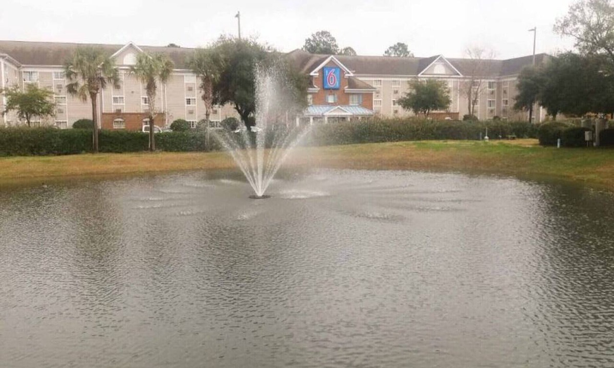 Myrtle Beach Apartment | 2 Full Beds | Smoking, Kitchen