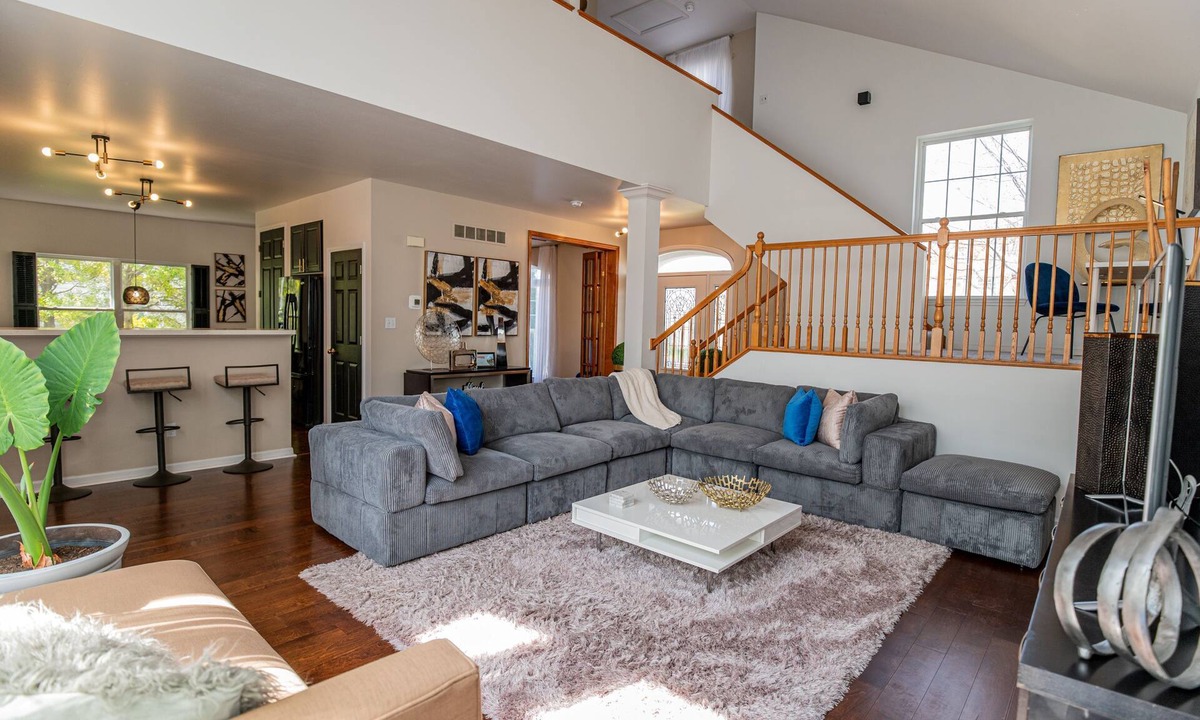 The Gate House | 2 King Suites | Near Downtown & Garage Parking
