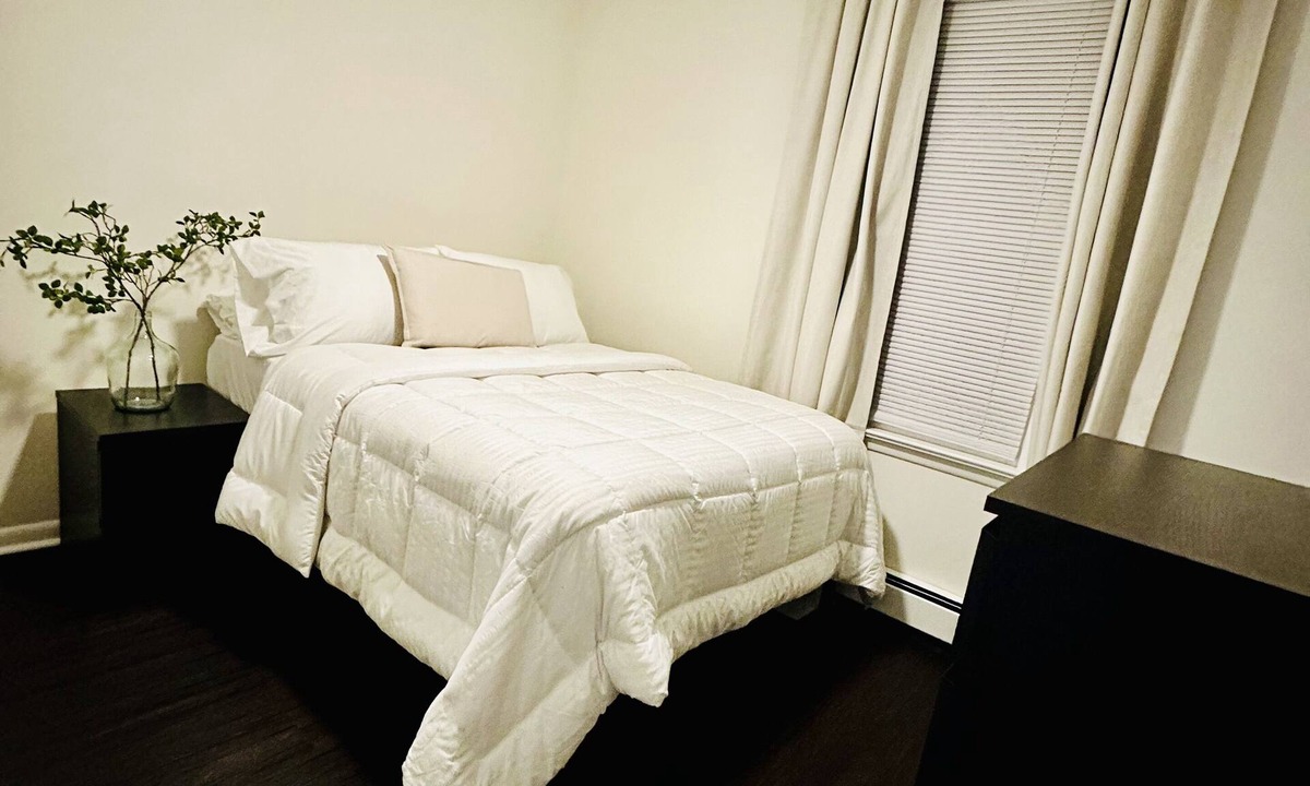 Wallington House | 20 minutes from NYC. Modern living!
