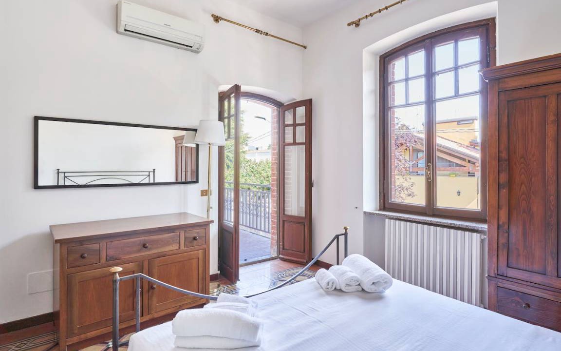 Saronno Other | 200 m² Accommodation ∙ 2 bedrooms ∙ 4 guests