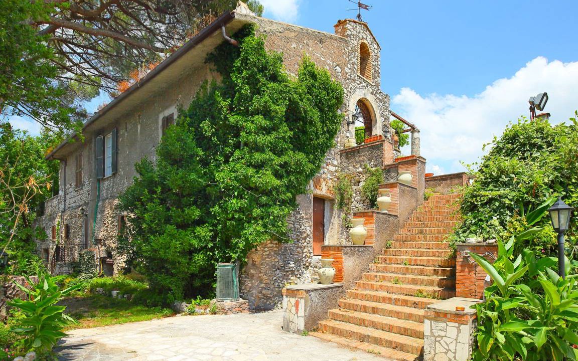 Guidonia Montecelio Villa | 200 m² Villa ∙ 4 bedrooms ∙ 8 guests