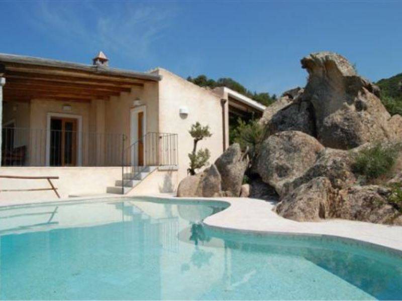 Baja Sardinia Villa | 200 m² Villa ∙ 5 bedrooms ∙ 10 guests