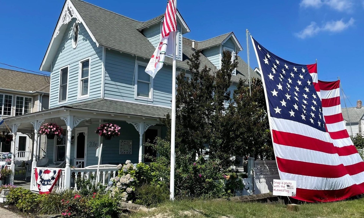 Lewes House | 208 E Savannah Road (7): 5 BR, 4 BA House in Lewes, Sleeps 10