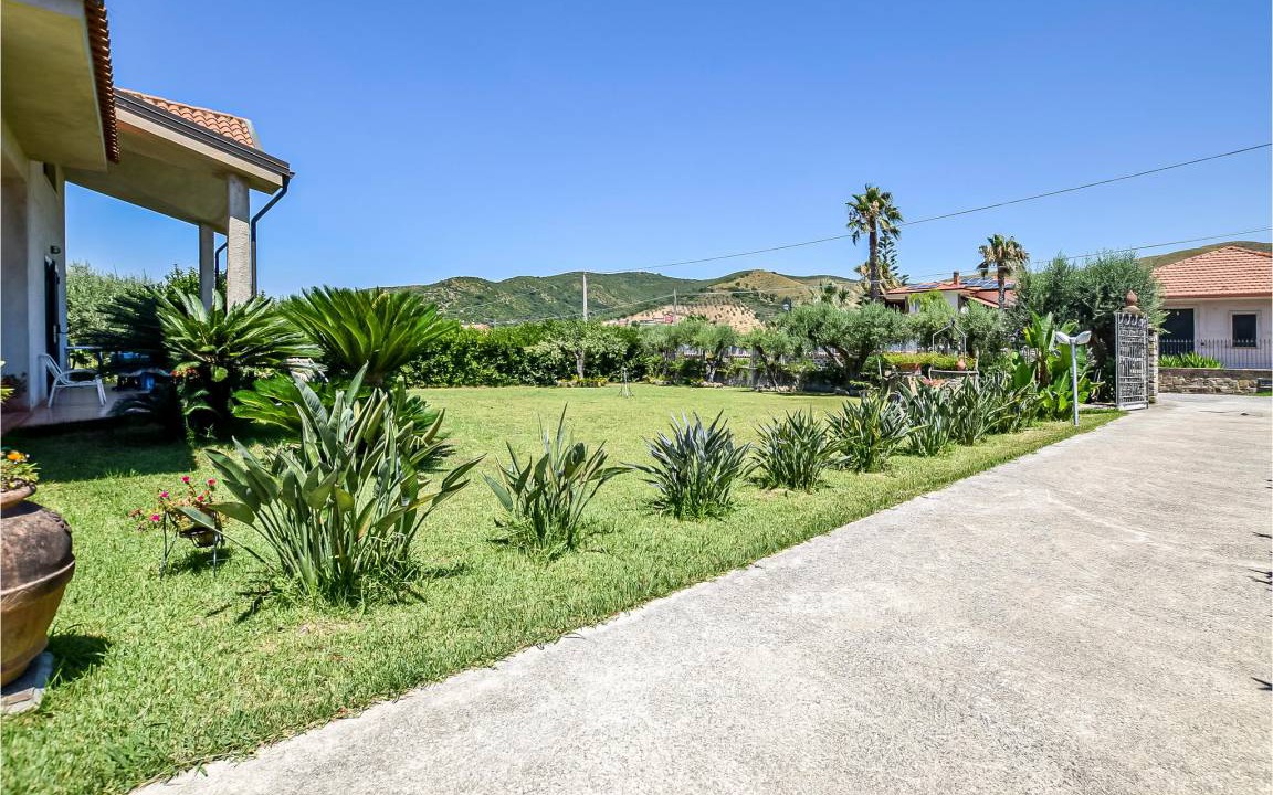 Alani House | 220 m² House ∙ 3 bedrooms ∙ 7 guests