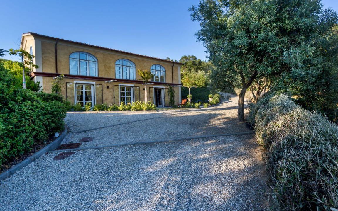 Santo Stefano di Magra Villa | 230 m² Villa ∙ 4 bedrooms ∙ 8 guests