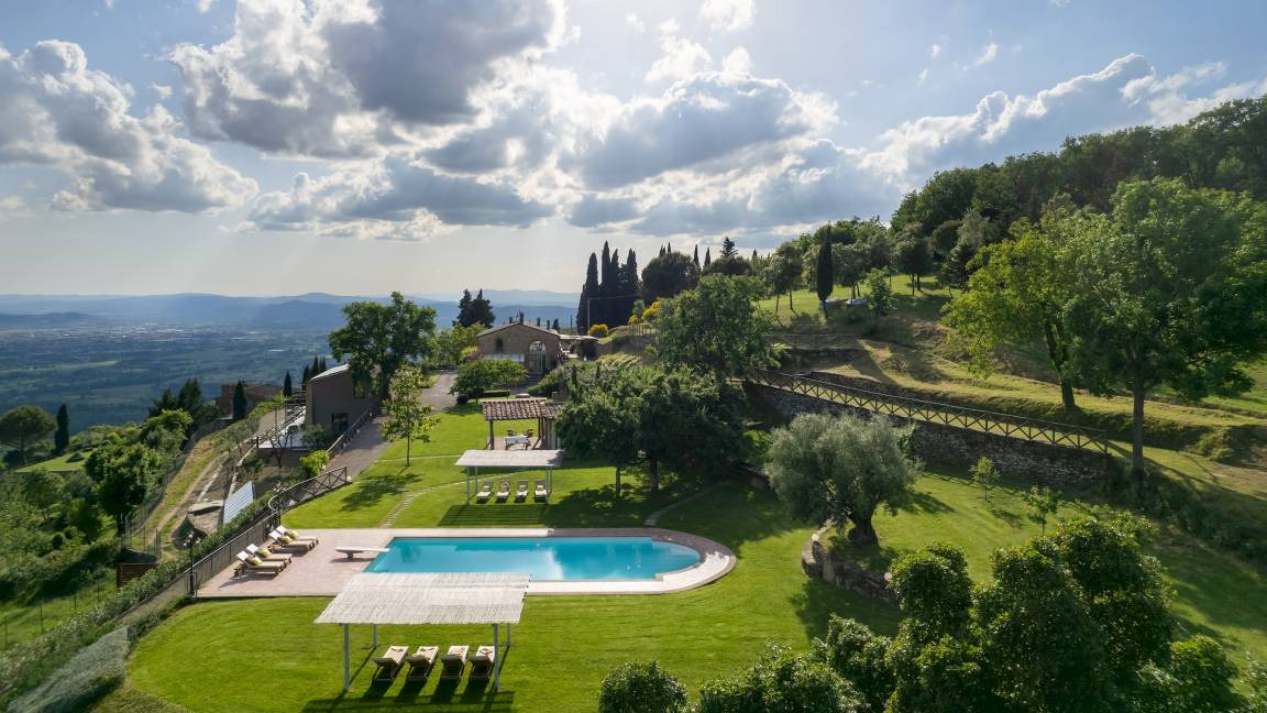 Arezzo Villa | 235 m² Villa ∙ 6 bedrooms ∙ 12 guests