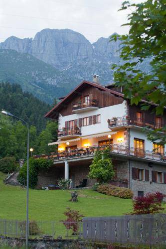 Castione della Presolana Hotel | 24 m² Hotel ∙ 5 guests