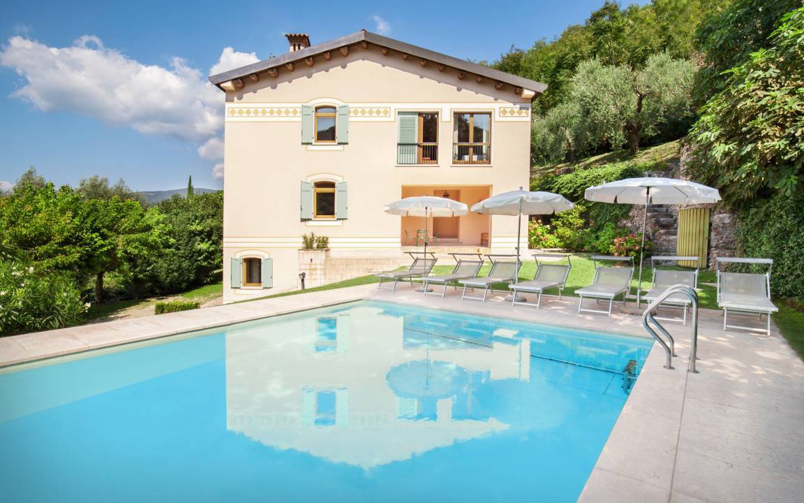 Garda Villa | 240 m² Villa ∙ 5 bedrooms ∙ 10 guests