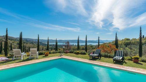 Passignano sul Trasimeno Villa | 260 m² Villa ∙ 6 bedrooms ∙ 12 guests