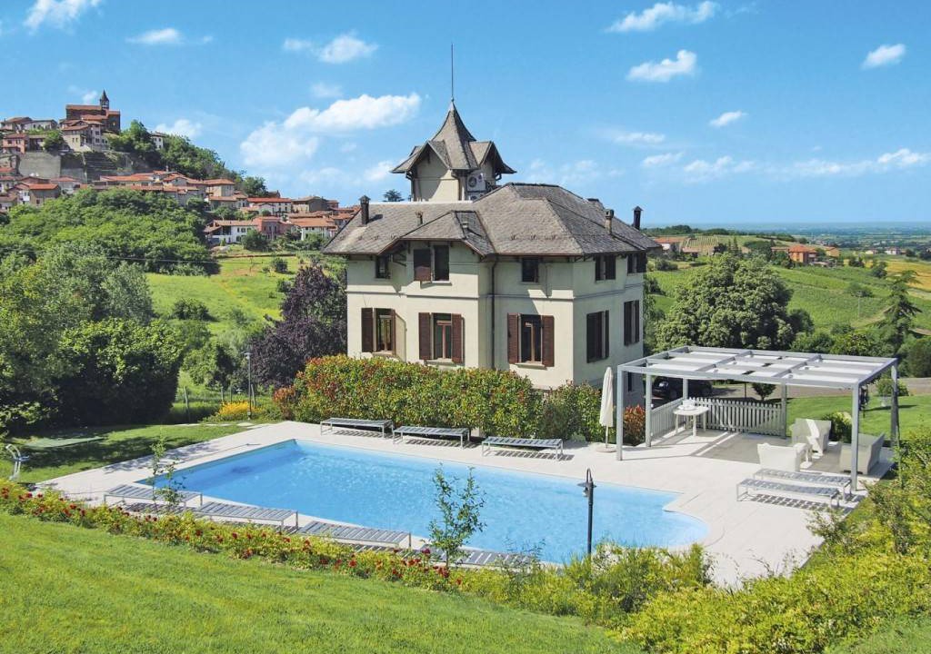 Sarezzano Apartment | 290 m² Apartment ∙ 4 bedrooms ∙ 10 guests
