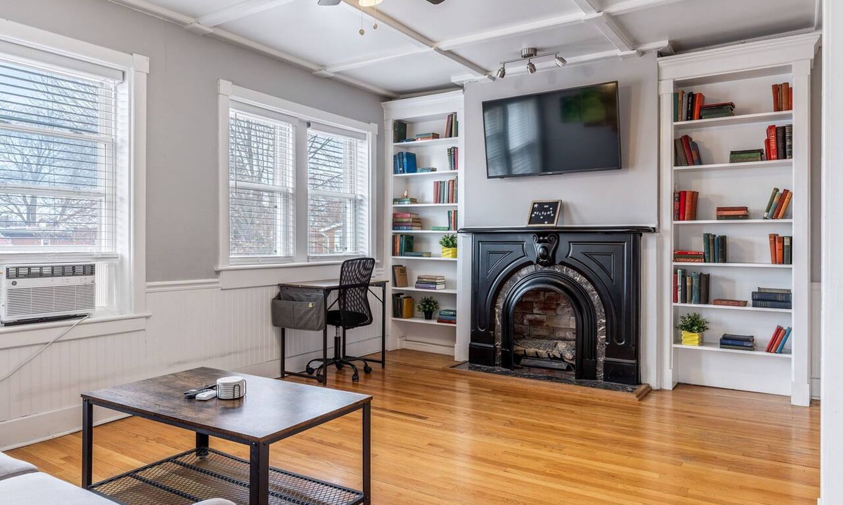 St. Louis Apartment | 2BR Dog-Friendly Apt w/Fenced Yard