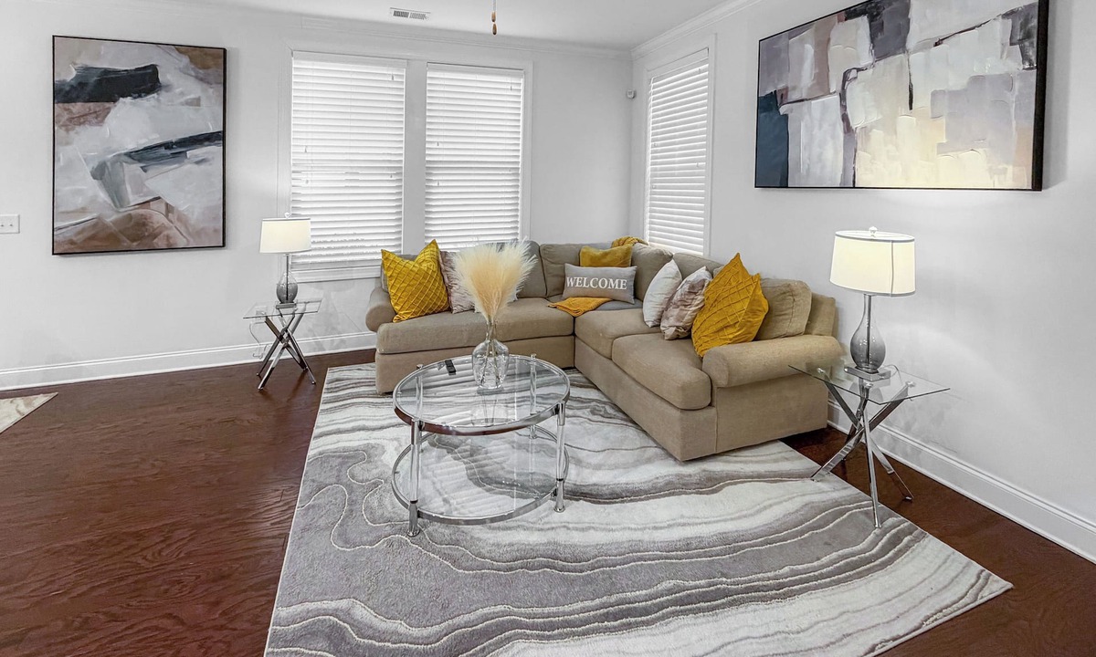 Charlotte House | 3 King Bdrs - Modern Fully Equipped Upscale House