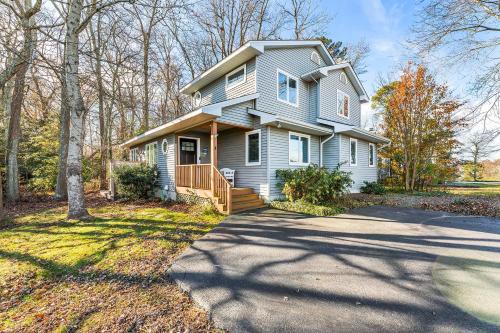 Frankford House | 3 Mi to Bethany Beach! Dog-Friendly Family Getaway