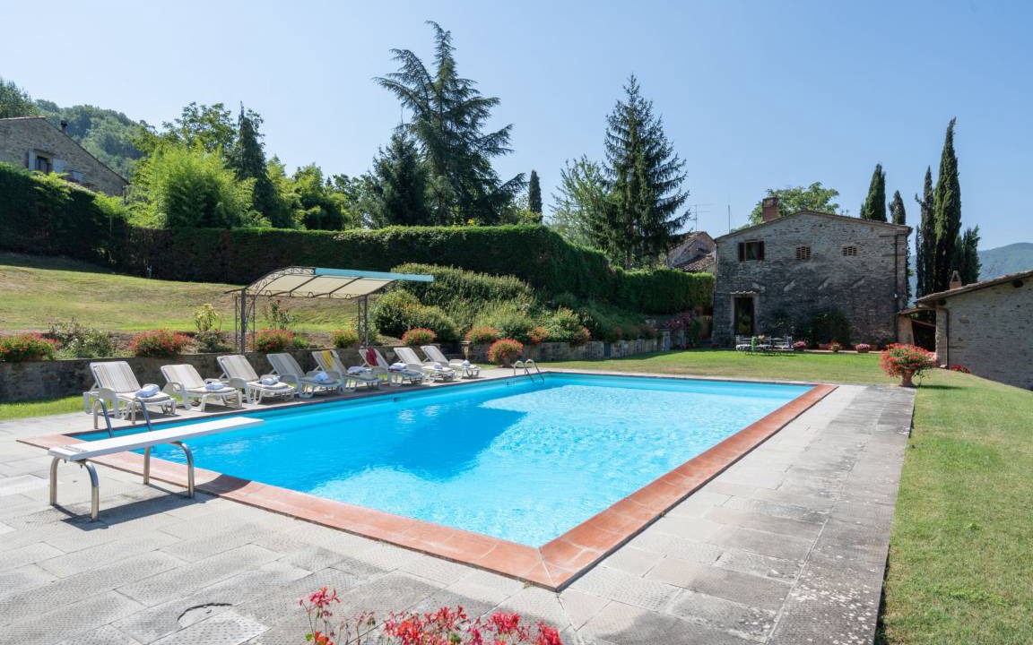 Dicomano House | 300 m² House ∙ 1 bedroom ∙ 10 guests