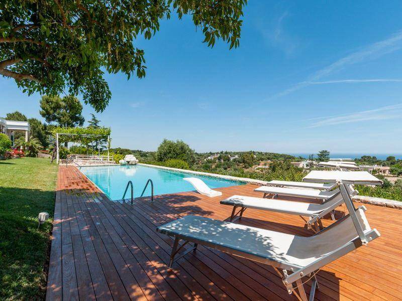 Monopoli House | 320 m² House ∙ 6 bedrooms ∙ 12 guests