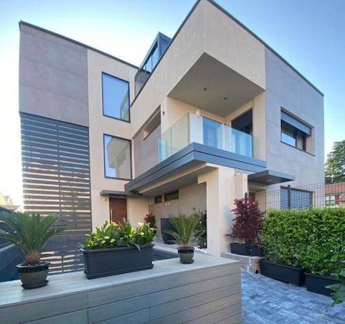 Monza Villa | 340 m² Villa ∙ 3 bedrooms ∙ 6 guests