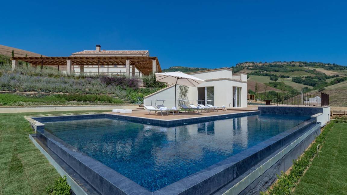 Montefiore dell'Aso Villa | 350 m² Villa ∙ 5 bedrooms ∙ 11 guests