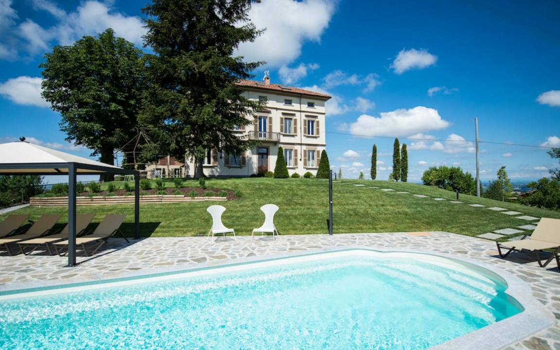 Costigliole d'Asti Villa | 350 m² Villa ∙ 4 bedrooms ∙ 12 guests