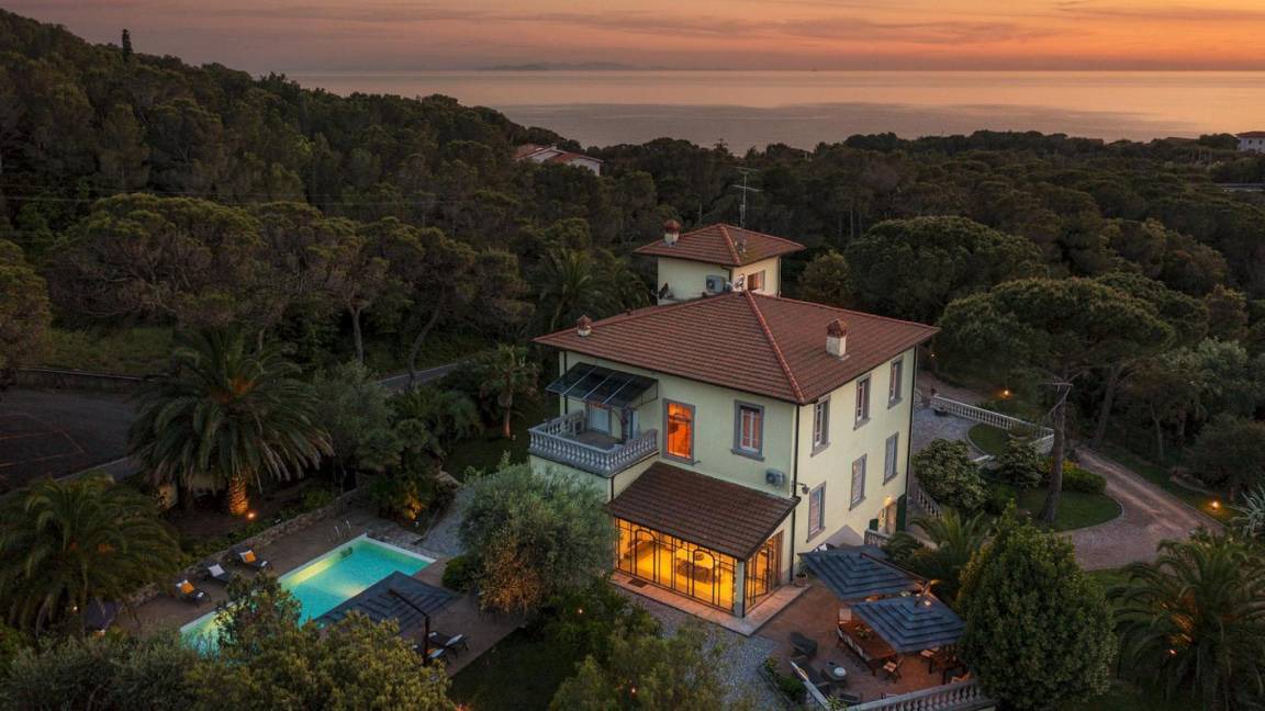 Rosignano Marittimo Apartment | 380 m² Apartment ∙ 4 bedrooms ∙ 10 guests