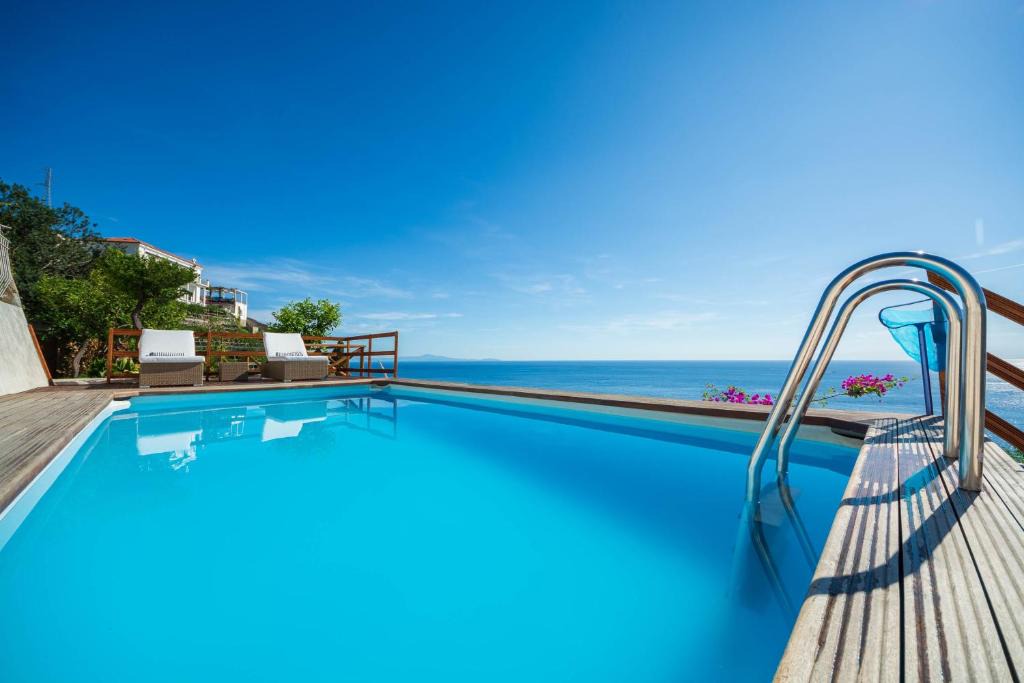 Maiori Villa | 4 bedrooms villa with sea view private pool and jacuzzi at Maiori