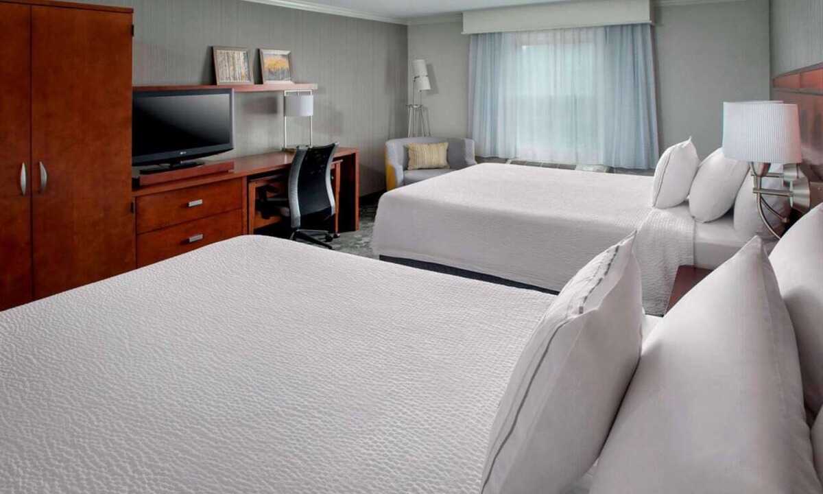 Tinton Falls Hotel | 4 Budget-Friendly Units! Near Tinton Falls Recreation Complex, Pet-Friendly!
