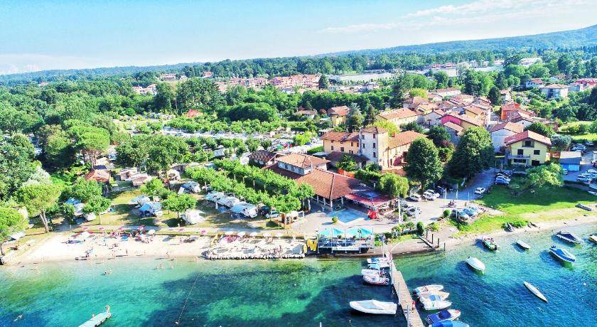 Castelletto Sopra Ticino Resort | 40 m² Resort ∙ 3 bedrooms ∙ 6 guests
