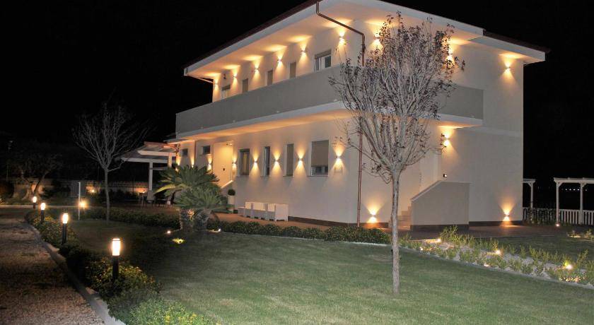 Magazzeno Apartment | 40 m² Serviced apartment ∙ 5 guests
