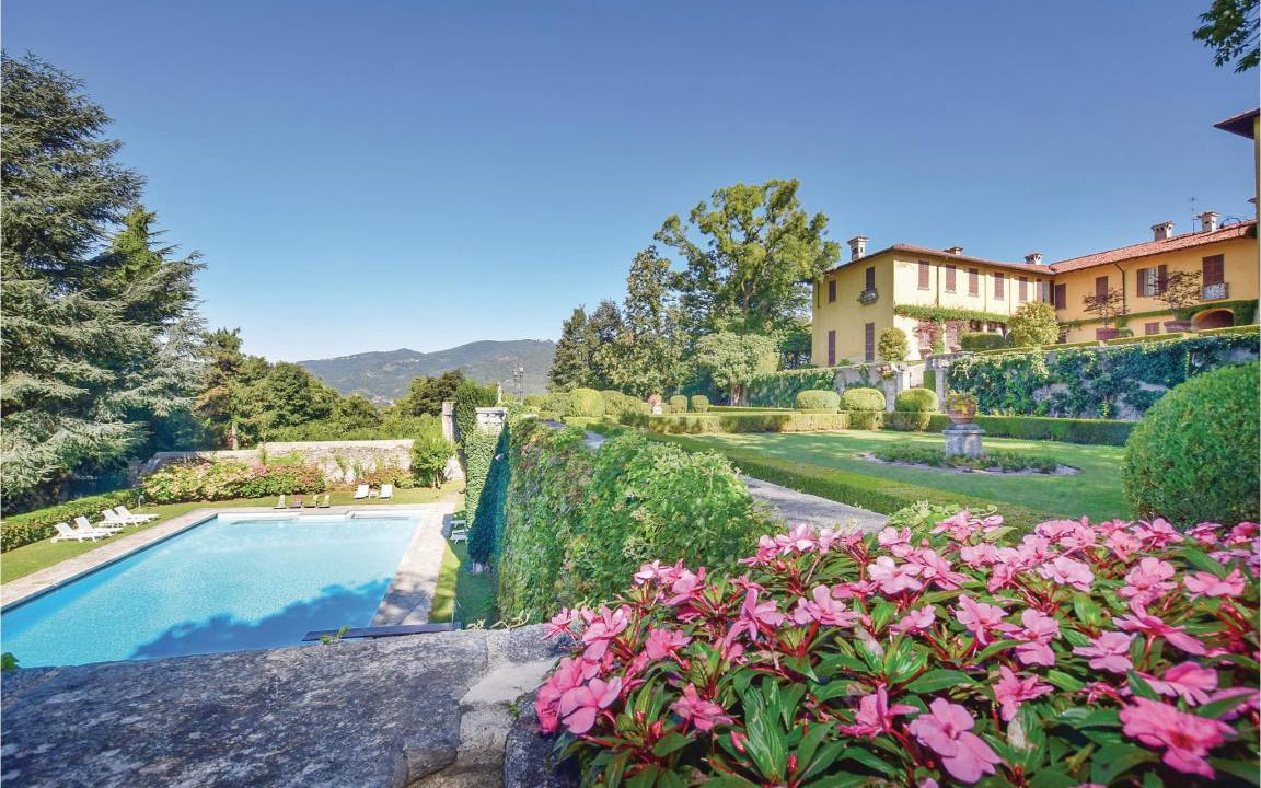Calco Superiore Apartment | 400 m² Apartment ∙ 4 bedrooms ∙ 8 guests