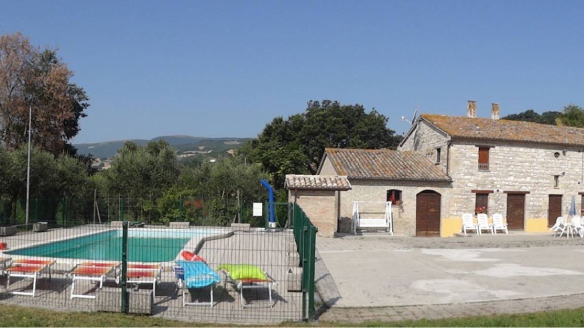 Fossombrone Villa | 400 m² Villa ∙ 5 bedrooms ∙ 16 guests