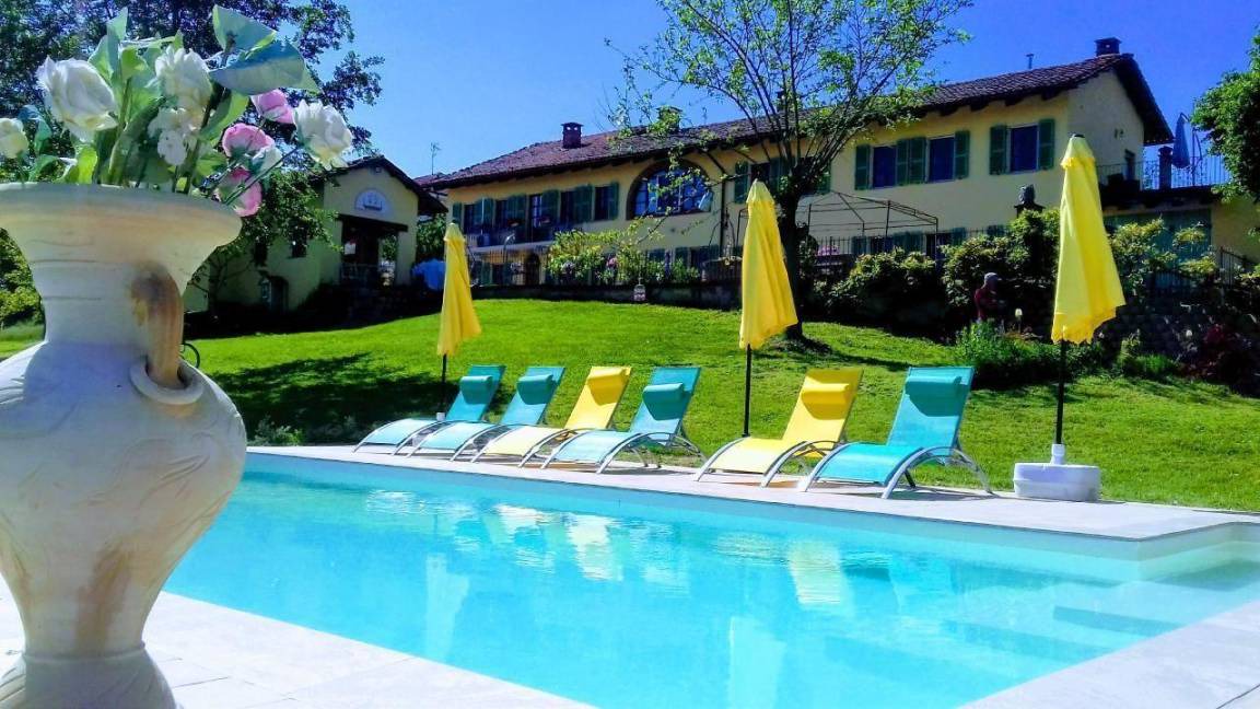 Tigliole House | 480 m² House ∙ 8 bedrooms ∙ 18 guests