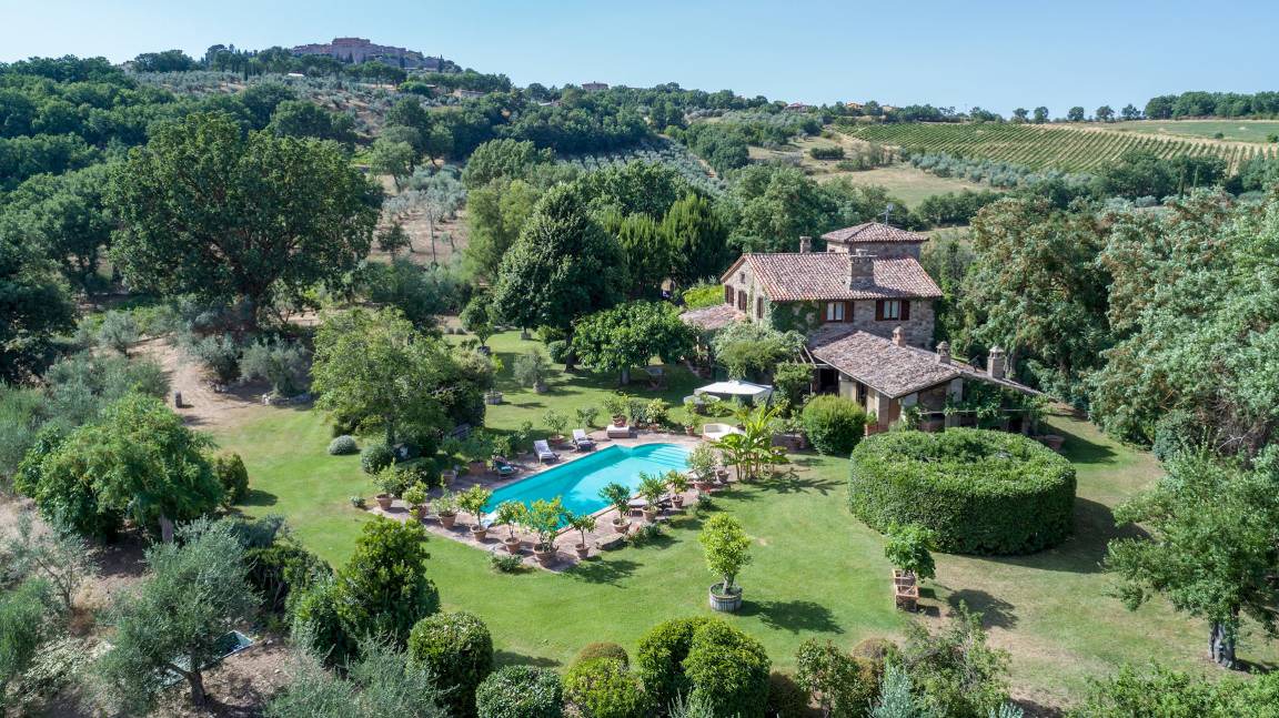Monte Castello di Vibio Villa | 500 m² Villa ∙ 4 bedrooms ∙ 8 guests