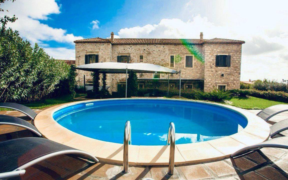 Gesturi House | 500 m² House ∙ 5 bedrooms ∙ 10 guests