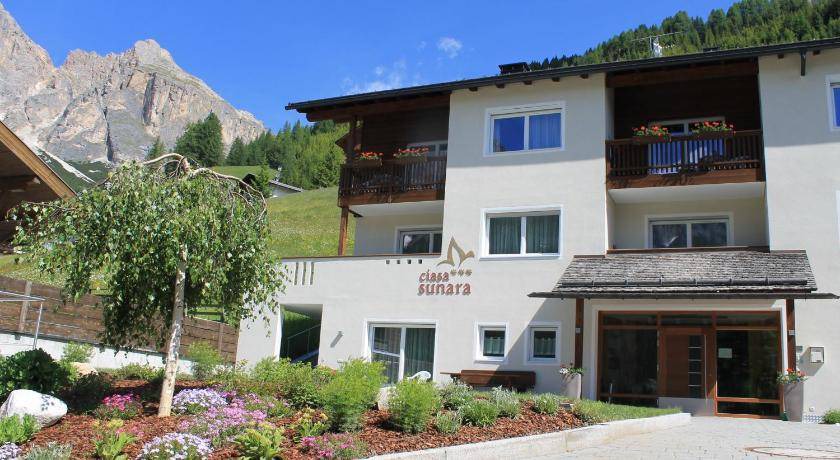 Colfosco Apartment | 60 m² Serviced apartment ∙ 2 bedrooms ∙ 4 guests
