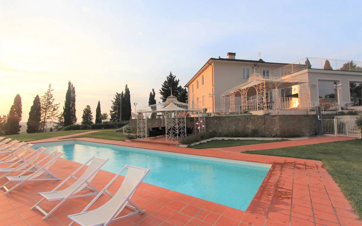 Certaldo Villa | 630 m² Villa ∙ 9 bedrooms ∙ 18 guests