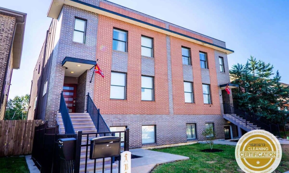 Central West End House | 6BR-4BA 4-Floor Home Sleeping 17 ABODEbucks